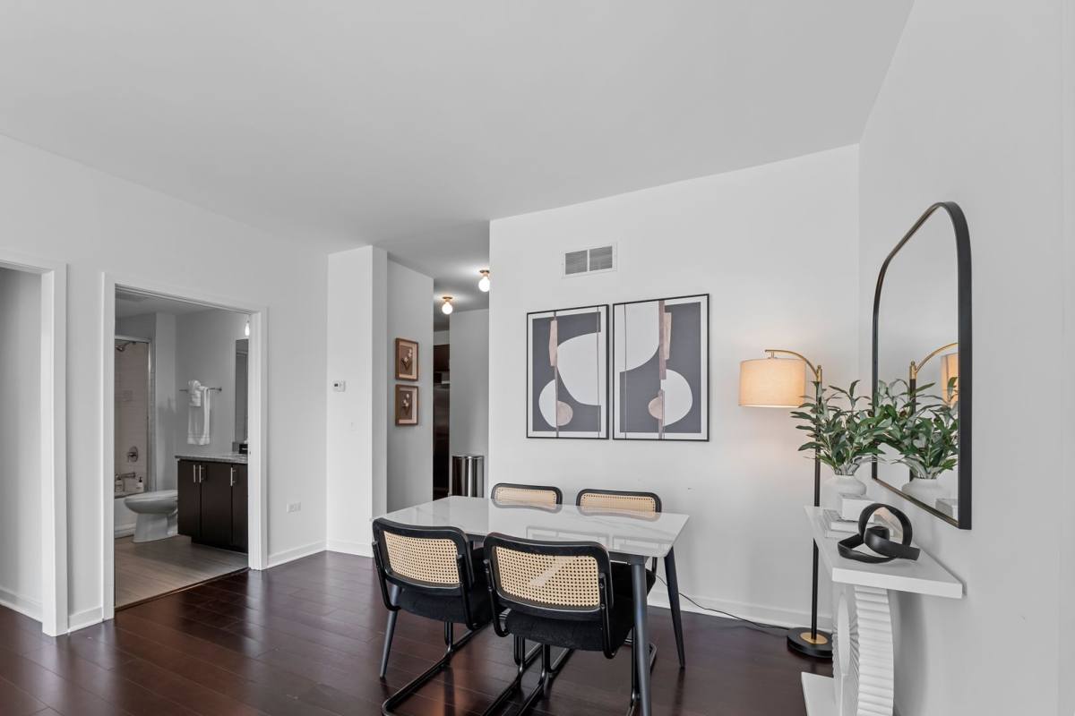 Apartment for rent at 1244-1246 W Devon Ave, Chicago, IL 60660
