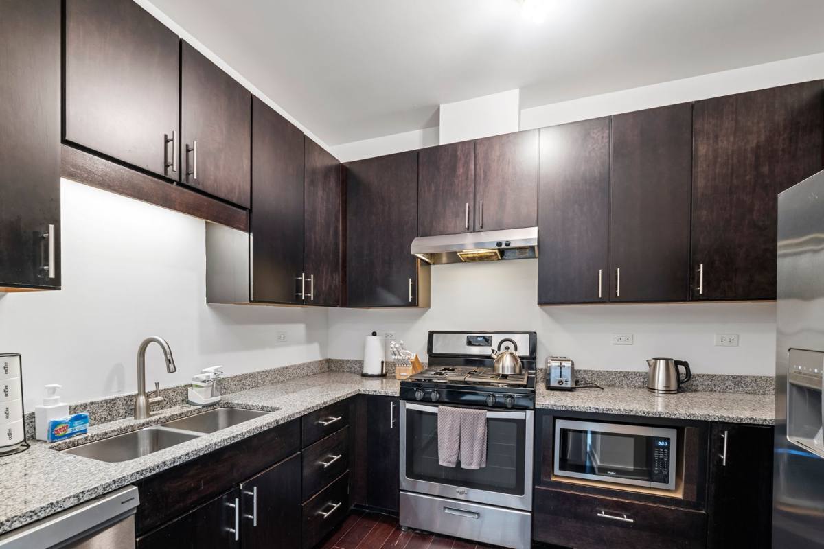 Apartment for rent at 1244-1246 W Devon Ave, Chicago, IL 60660