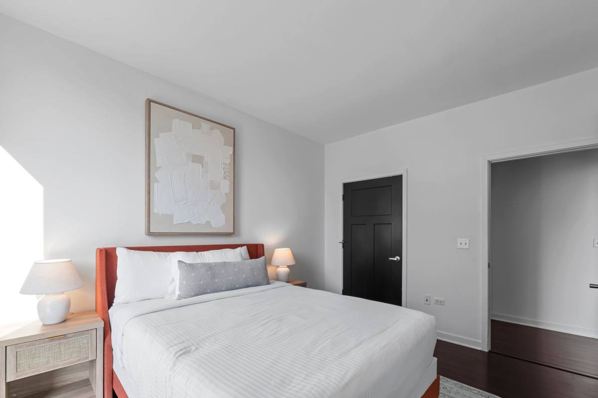 Apartment for rent at 1244-1246 W Devon Ave, Chicago, IL 60660