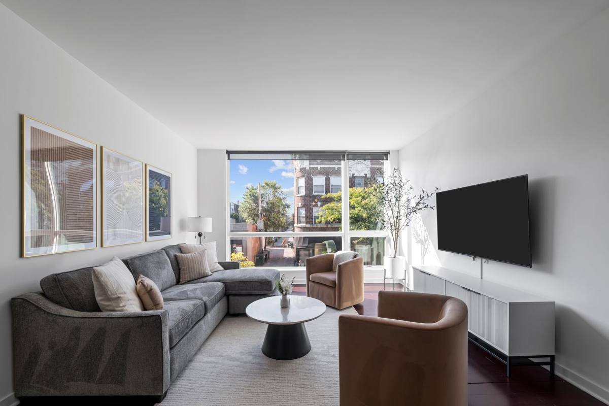 Apartment for rent at 1244-1246 W Devon Ave, Chicago, IL 60660