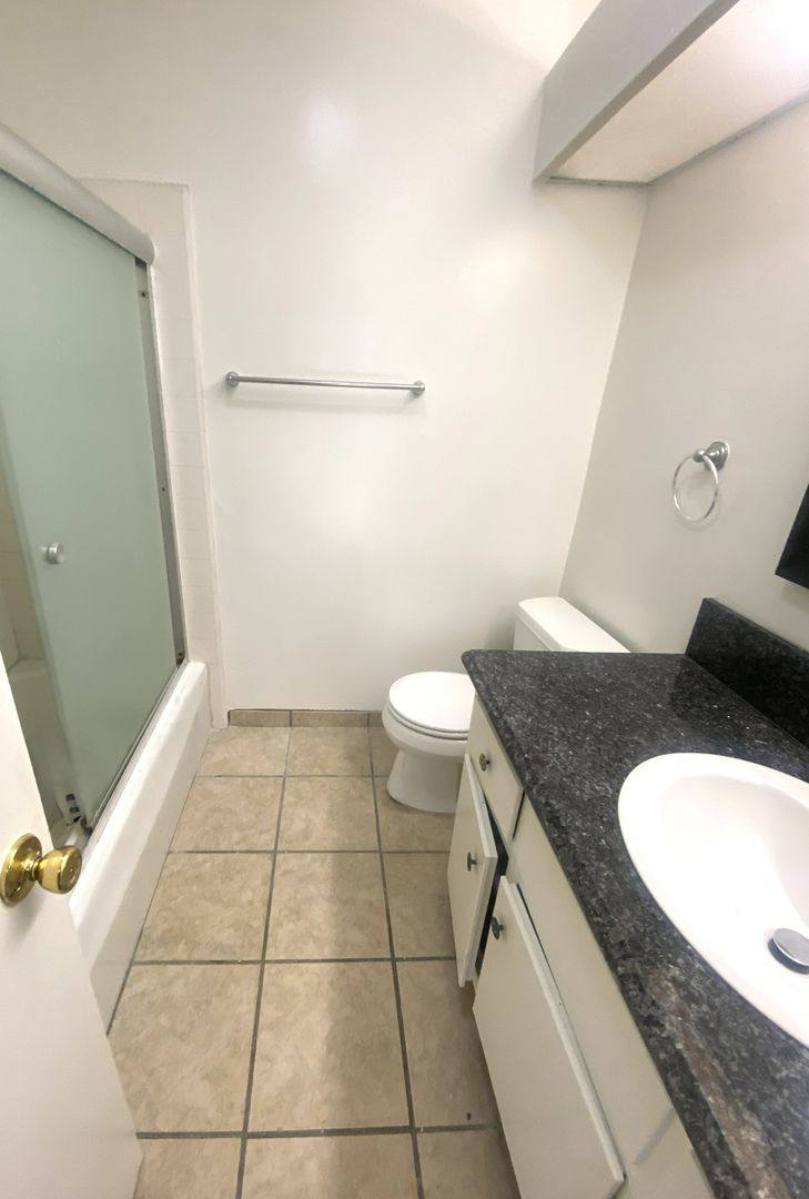Apartment for rent at 3706 Del Amo Blvd, Torrance, CA 90503