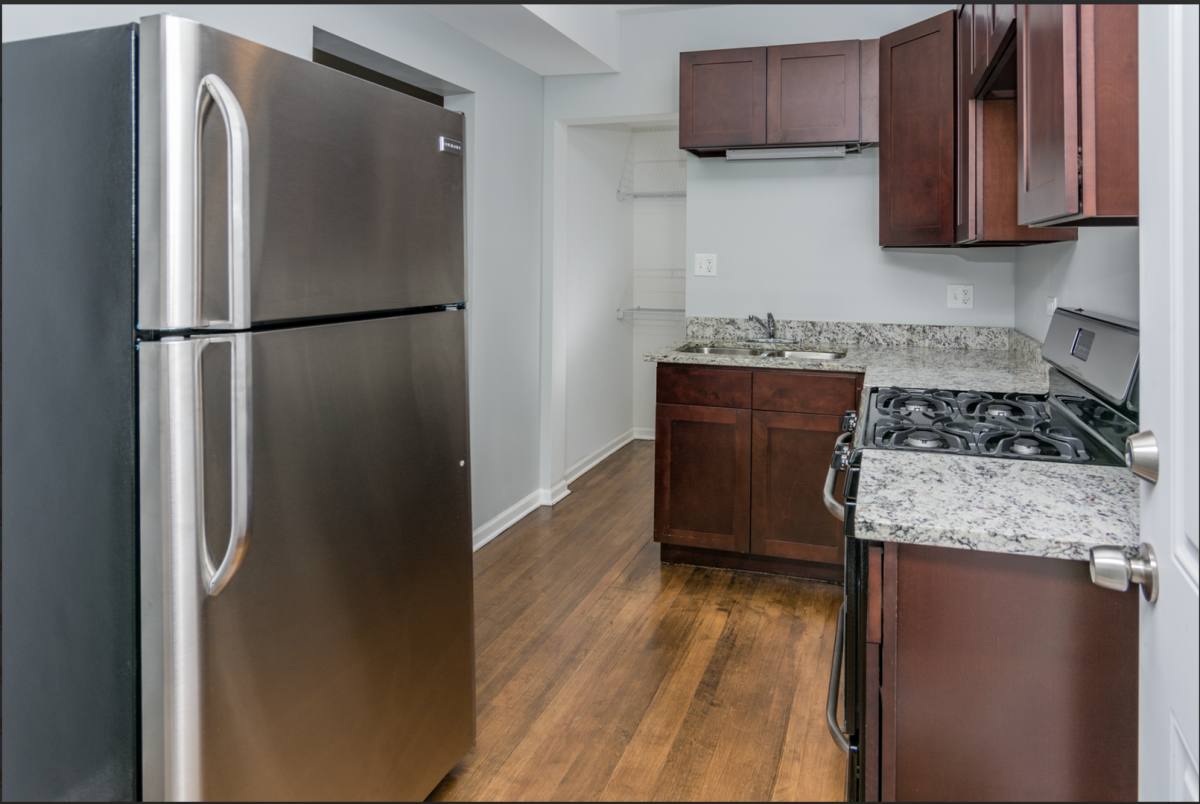 Apartment for rent at 125 E 71st St, Chicago, IL 60619