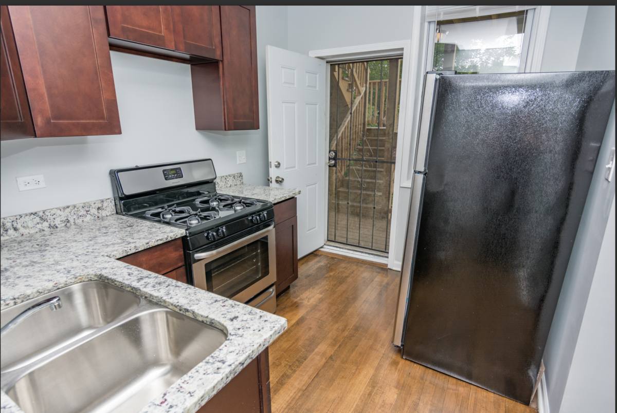 Apartment for rent at 125 E 71st St, Chicago, IL 60619