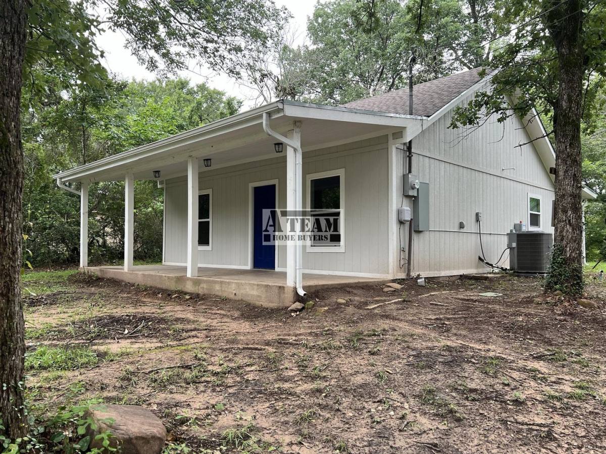 House for rent at 1012 Whispering Springs Dr, Kemp, TX 75143