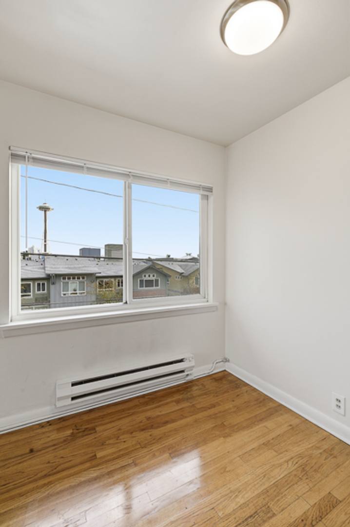 Apartment for rent at 372 Aloha St, Seattle, WA 98109