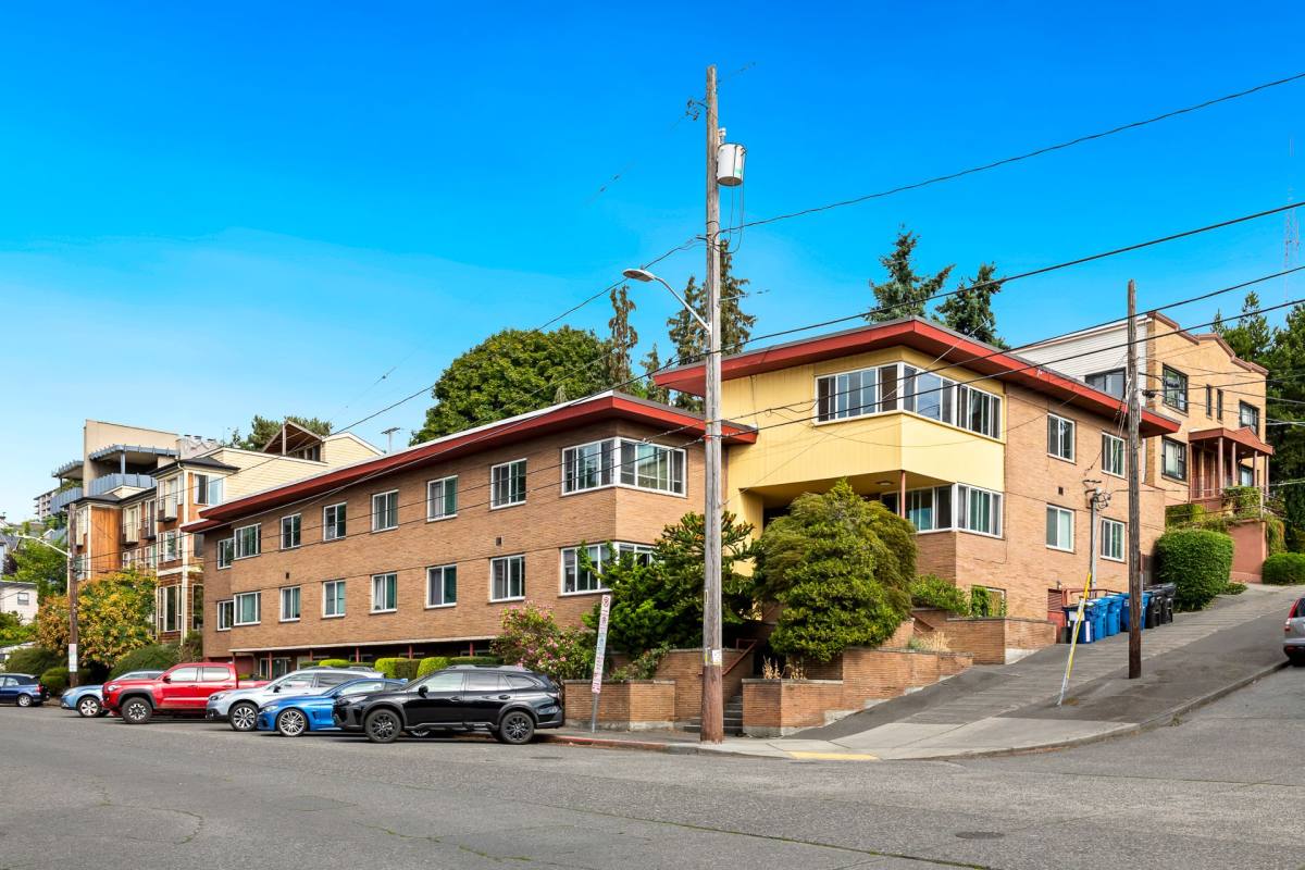 Apartment for rent at 372 Aloha St, Seattle, WA 98109