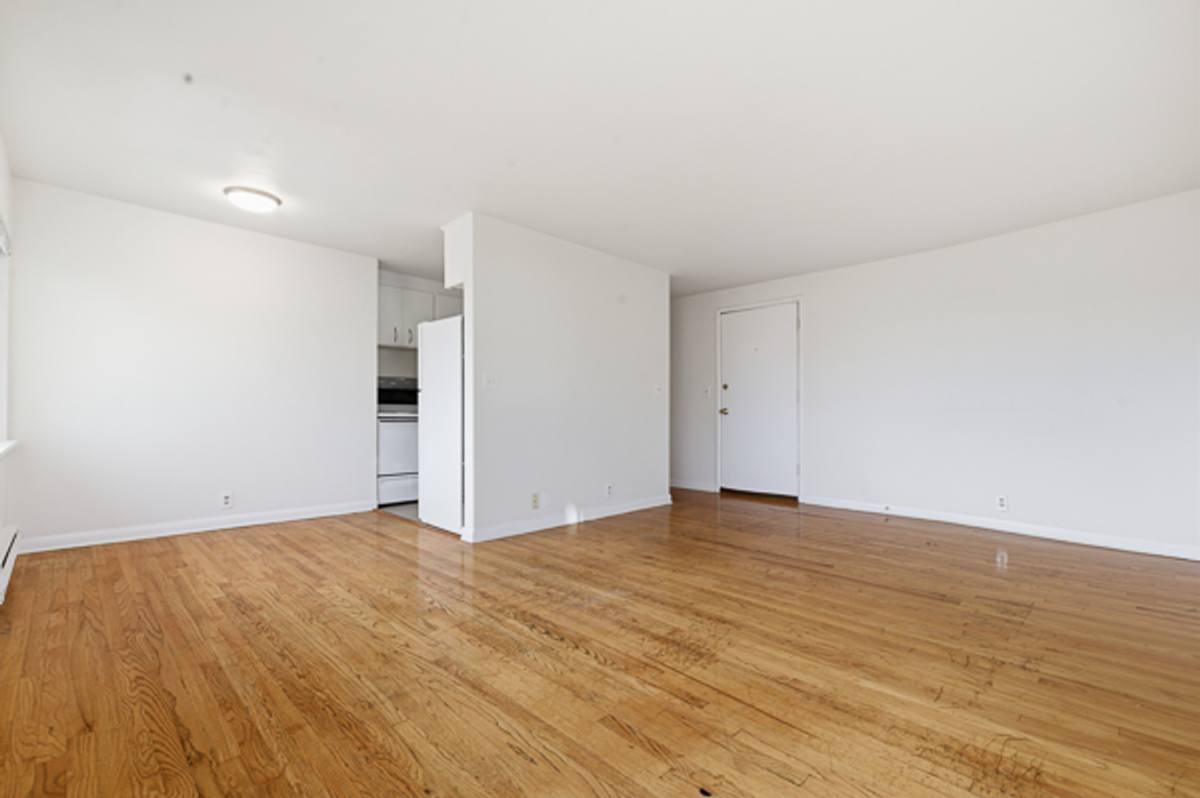 Apartment for rent at 372 Aloha St, Seattle, WA 98109