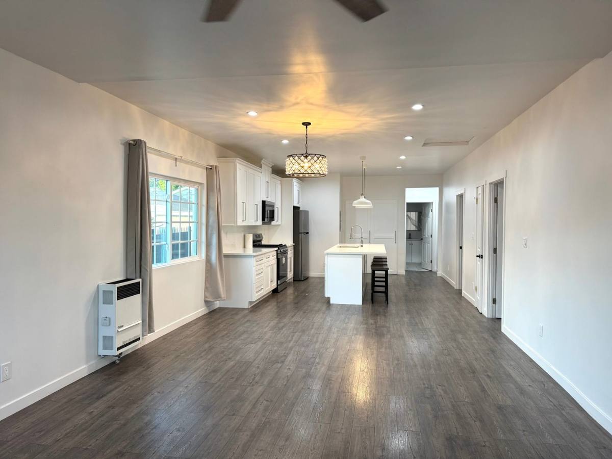 House for rent at 1659 E 61st St, Los Angeles, CA 90001