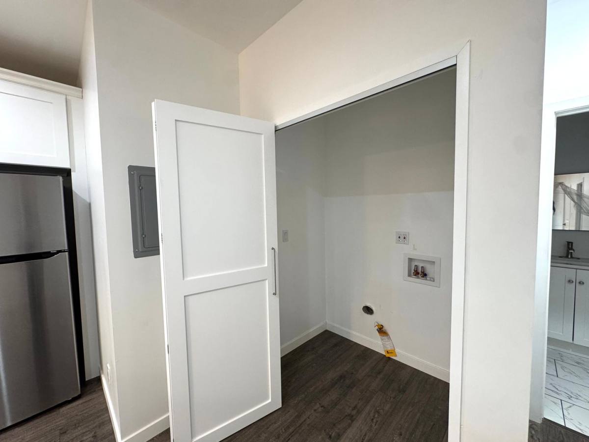 House for rent at 1659 E 61st St, Los Angeles, CA 90001