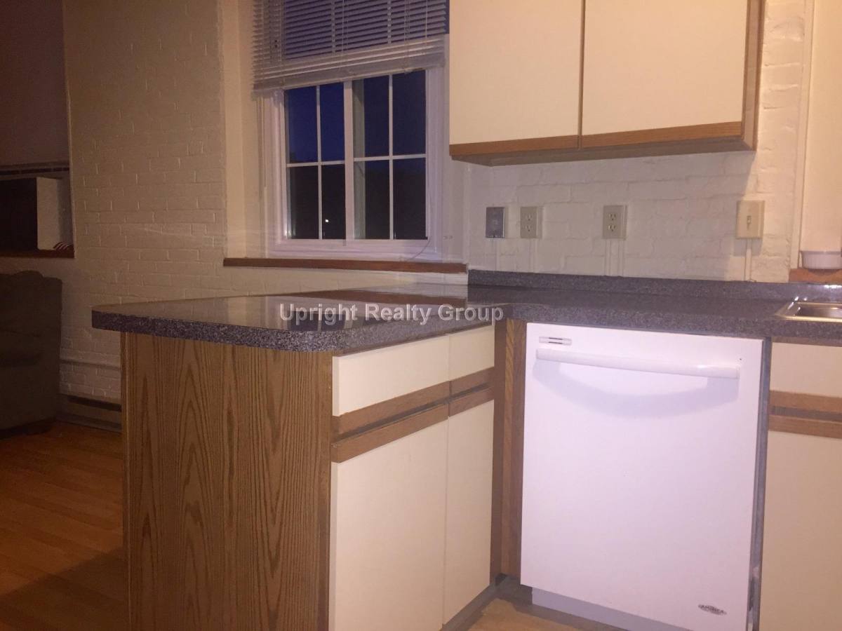 Apartment for rent at 11 Willow St #105, Fitchburg, MA 01420