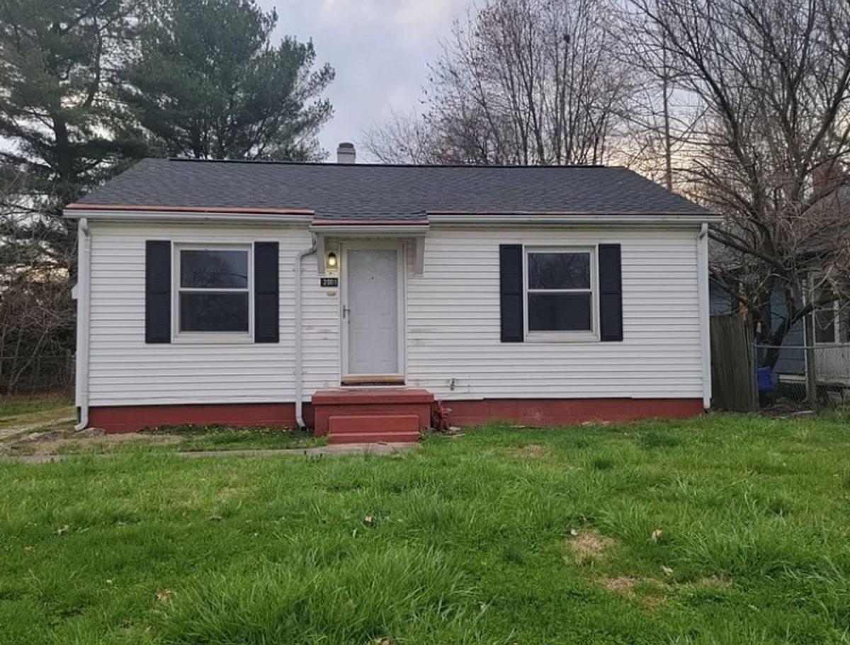 House for rent at 2001 Lodge Ave, Evansville, IN 47714