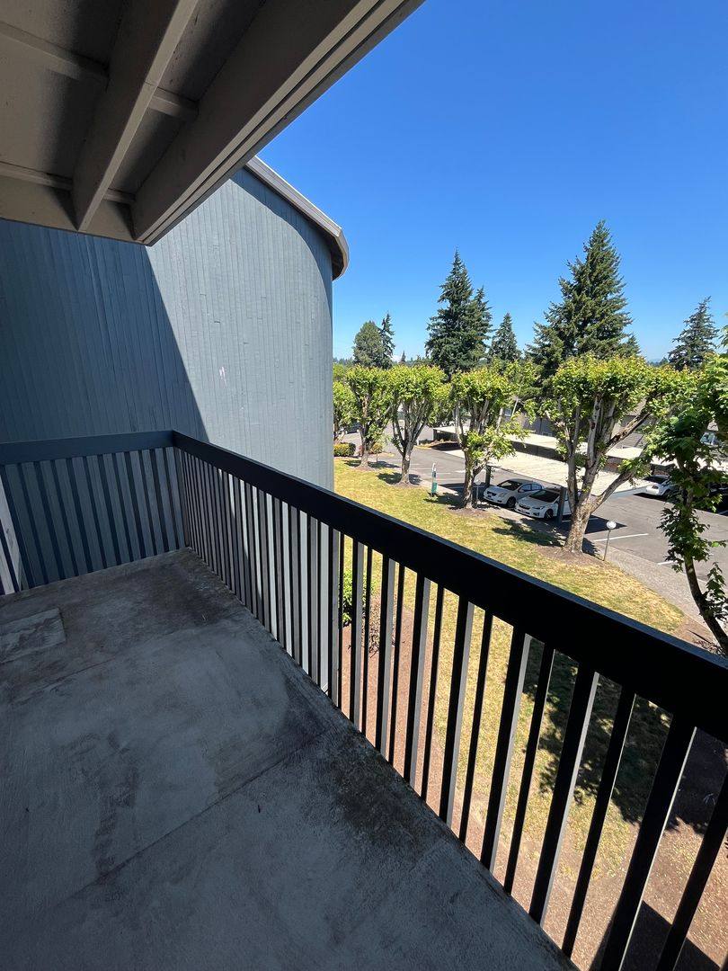 Apartment for rent at 1818 E Fourth Plain Blvd, Vancouver, WA 98661