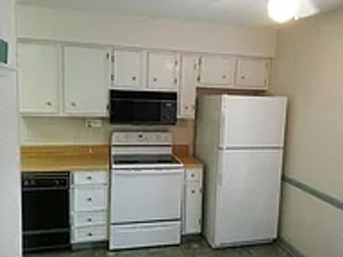 Townhouse for rent at 3697 Heathrow Dr, Winston Salem, NC 27127