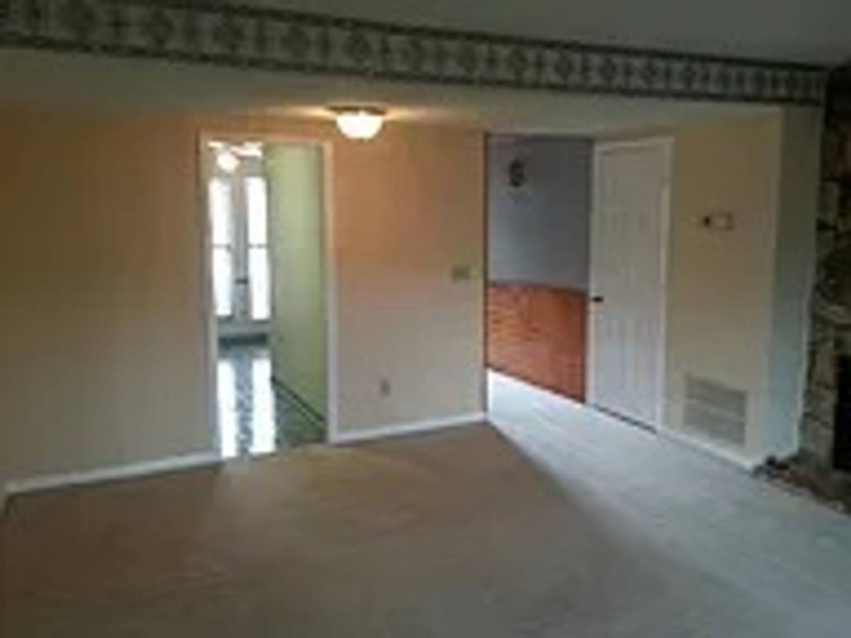 Townhouse for rent at 3697 Heathrow Dr, Winston Salem, NC 27127
