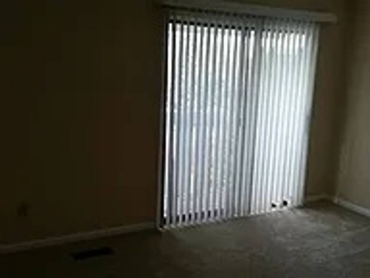 Townhouse for rent at 3697 Heathrow Dr, Winston Salem, NC 27127