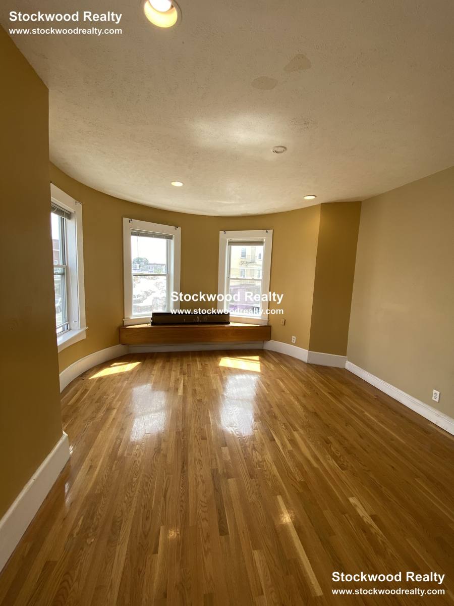Apartment for rent at 38 Mount Vernon St #2, Dorchester, MA 02125