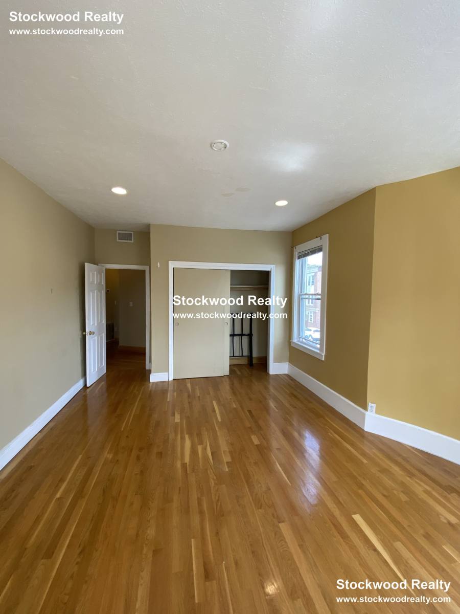 Apartment for rent at 38 Mount Vernon St #2, Dorchester, MA 02125
