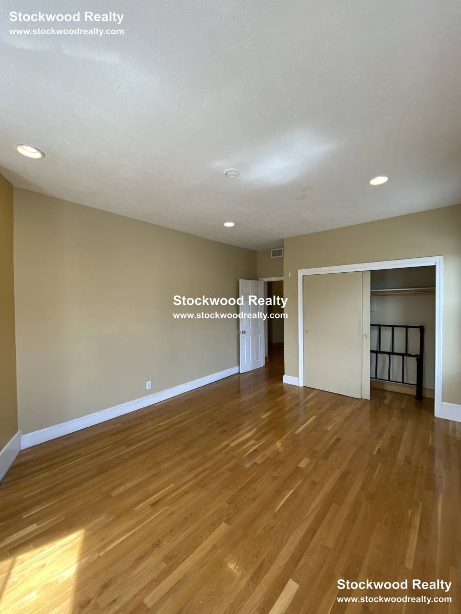 Apartment for rent at 38 Mount Vernon St #2, Dorchester, MA 02125