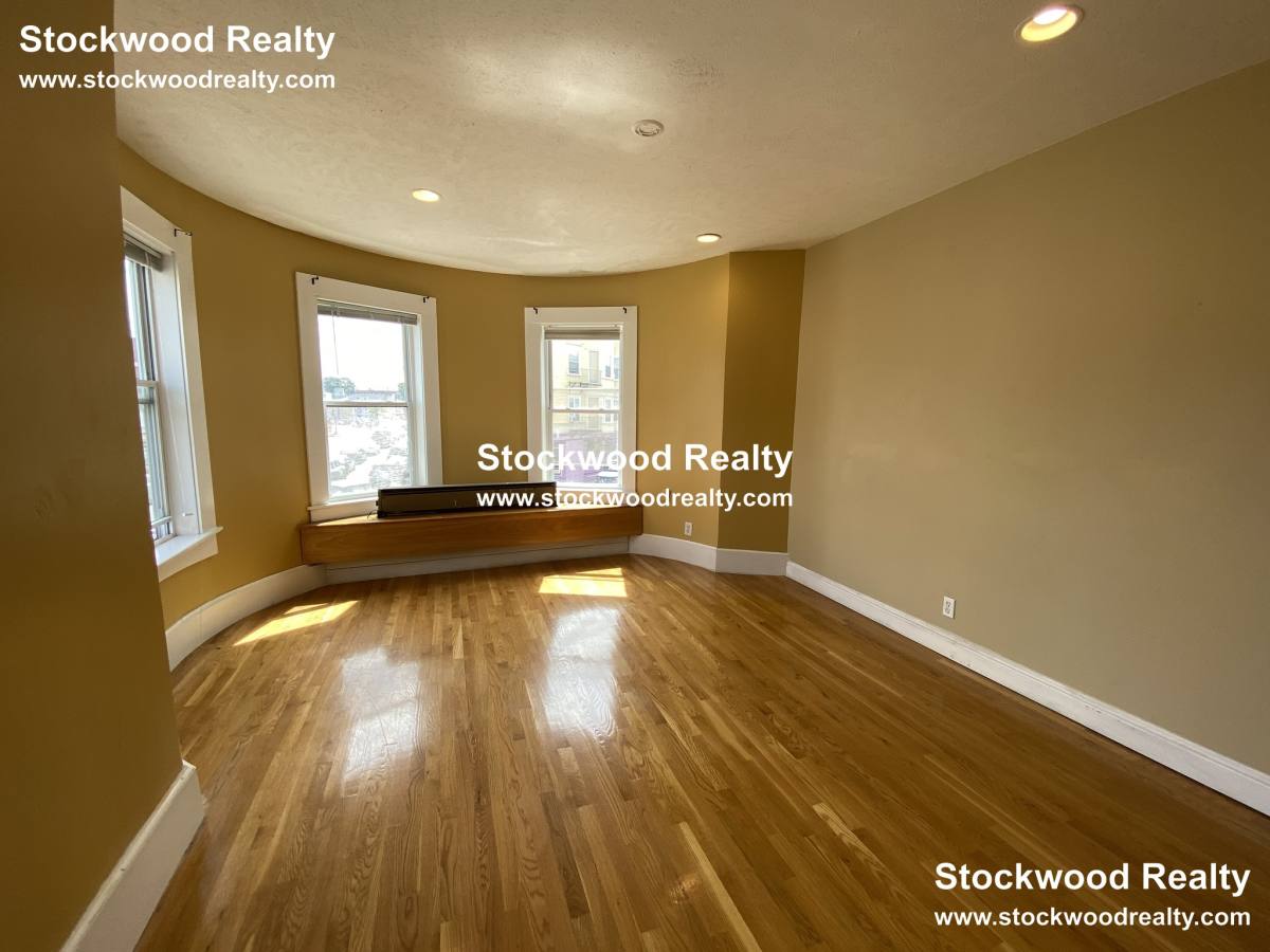 Apartment for rent at 38 Mount Vernon St #2, Dorchester, MA 02125