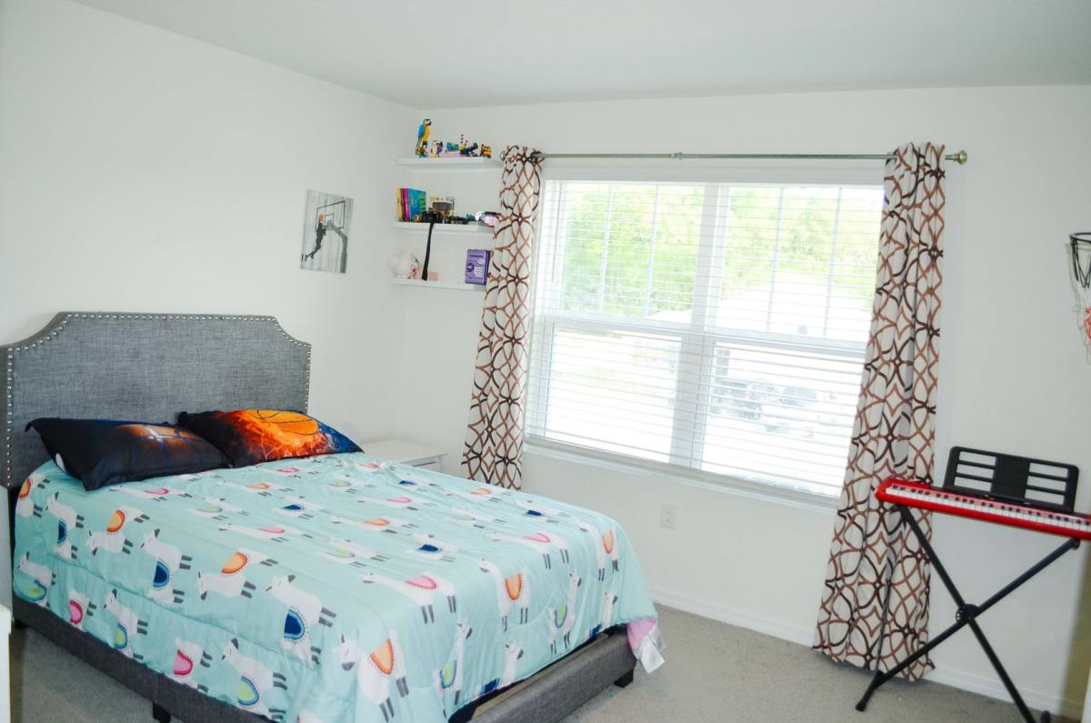 House for rent at 24597 NW 23rd Lane, Newberry, FL 32669