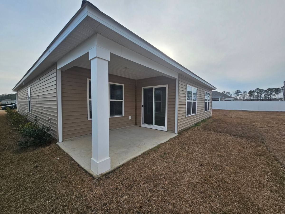 House for rent at 136 Ashworth Dr, Tabor City, NC 28463