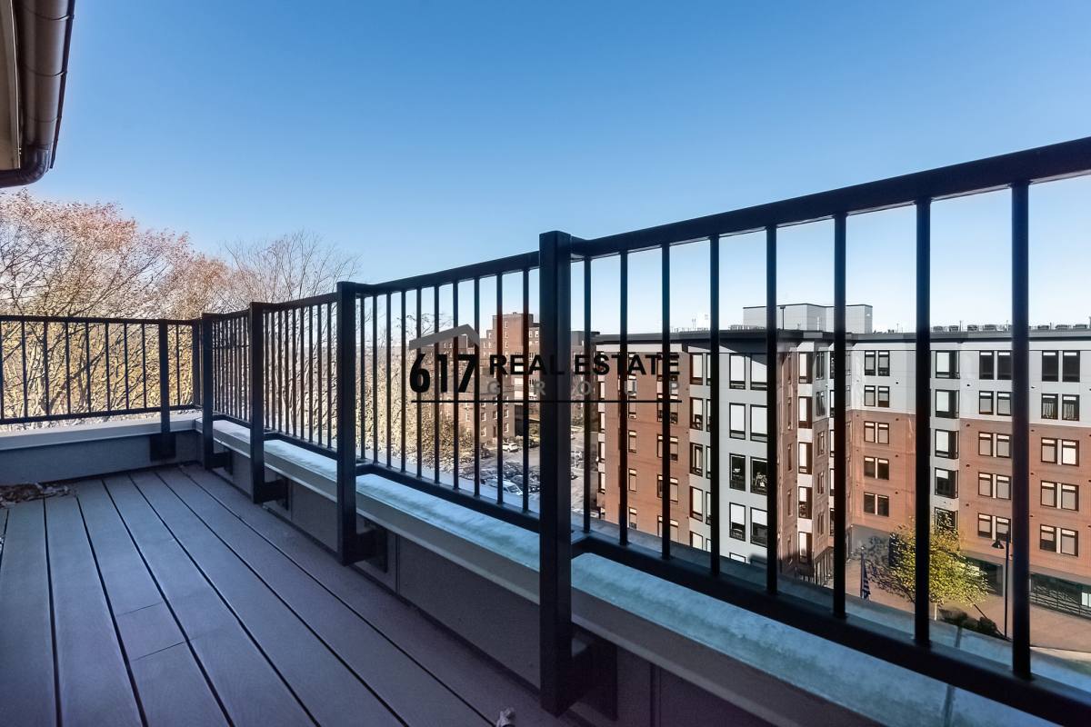 Apartment for rent at 1501 Commonwealth Ave #PH3, Brighton, MA 02135