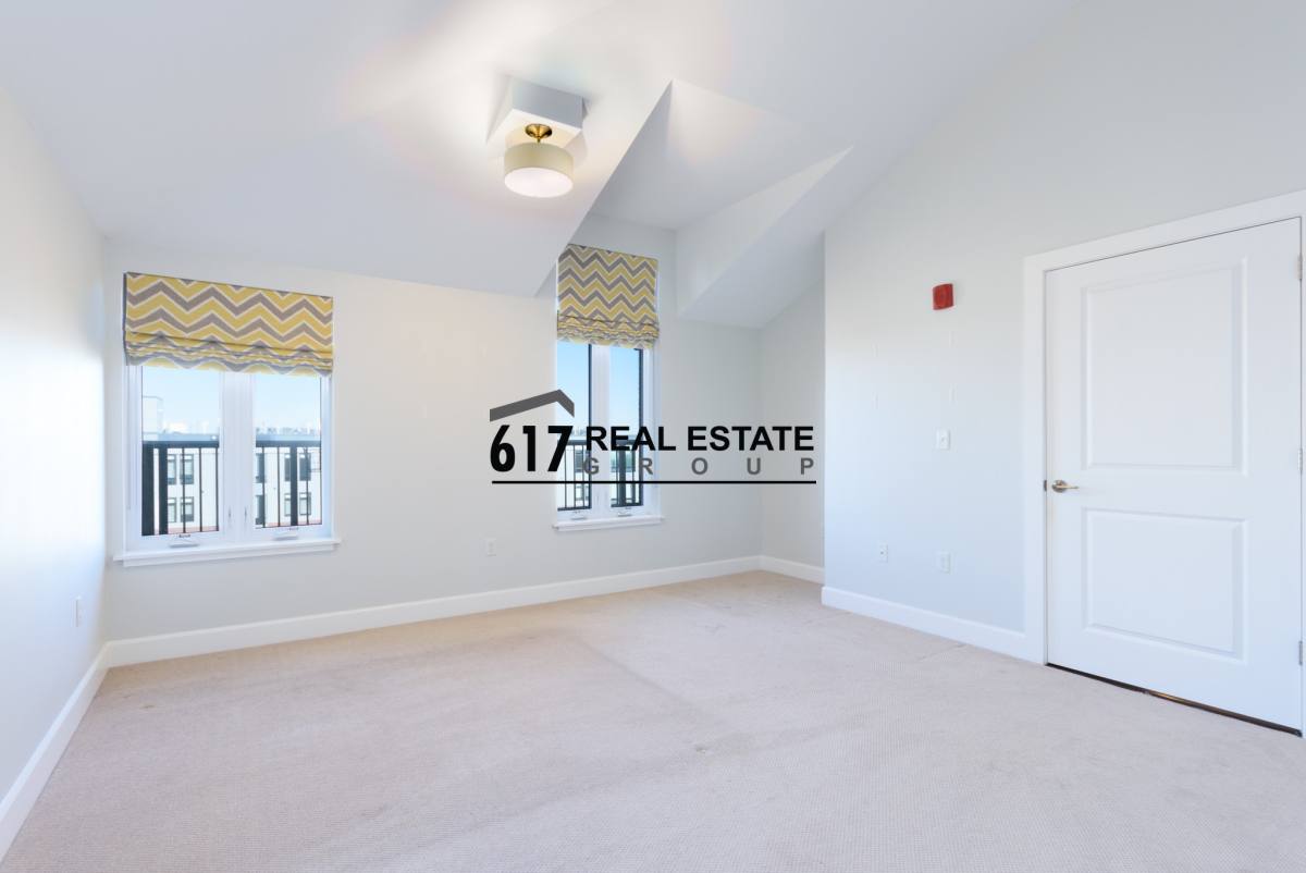 Apartment for rent at 1501 Commonwealth Ave #PH3, Brighton, MA 02135