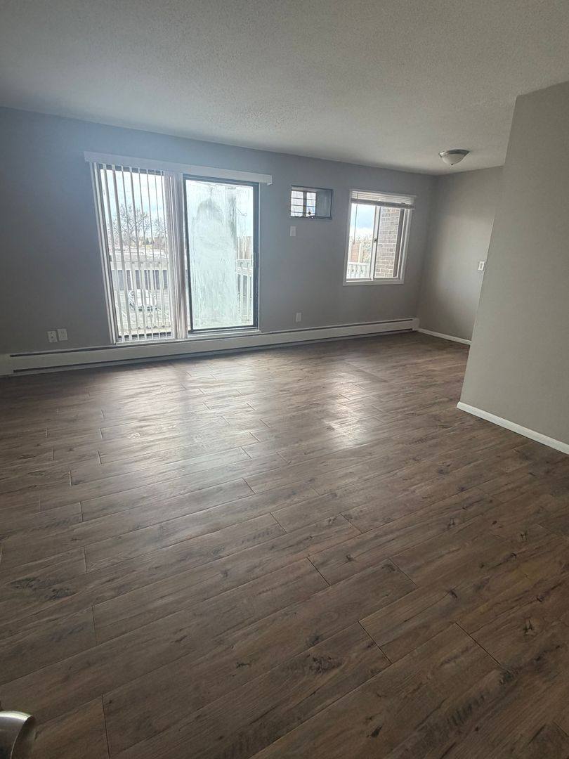 Apartment for rent at 1053 County Rd, Saint Paul, MN 55109