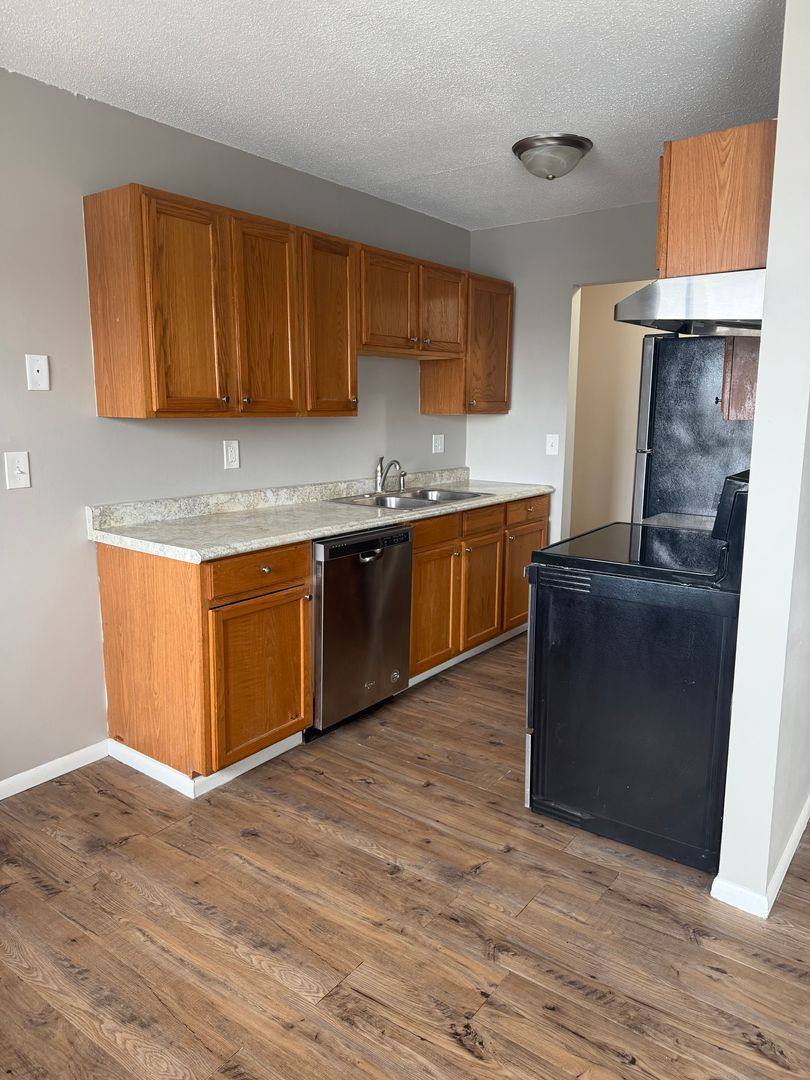 Apartment for rent at 1053 County Rd, Saint Paul, MN 55109