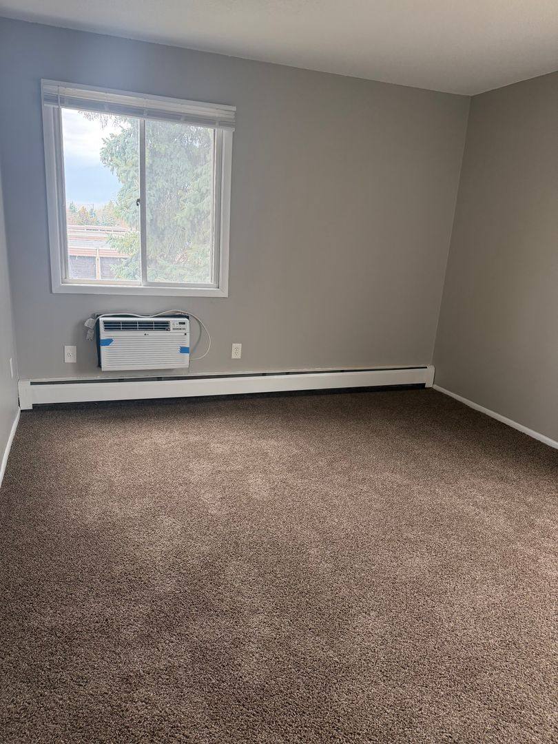 Apartment for rent at 1053 County Rd, Saint Paul, MN 55109