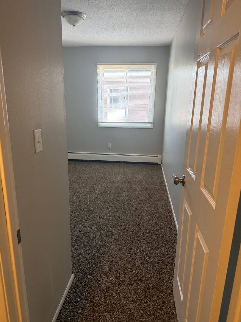 Apartment for rent at 1053 County Rd, Saint Paul, MN 55109