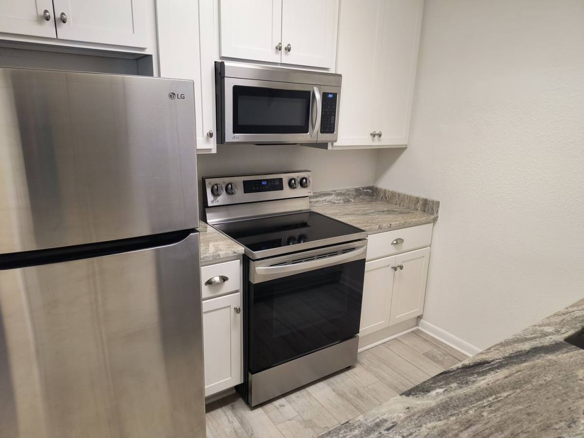Apartment for rent at 300 Bayou Blvd #113, Pensacola, FL 32503