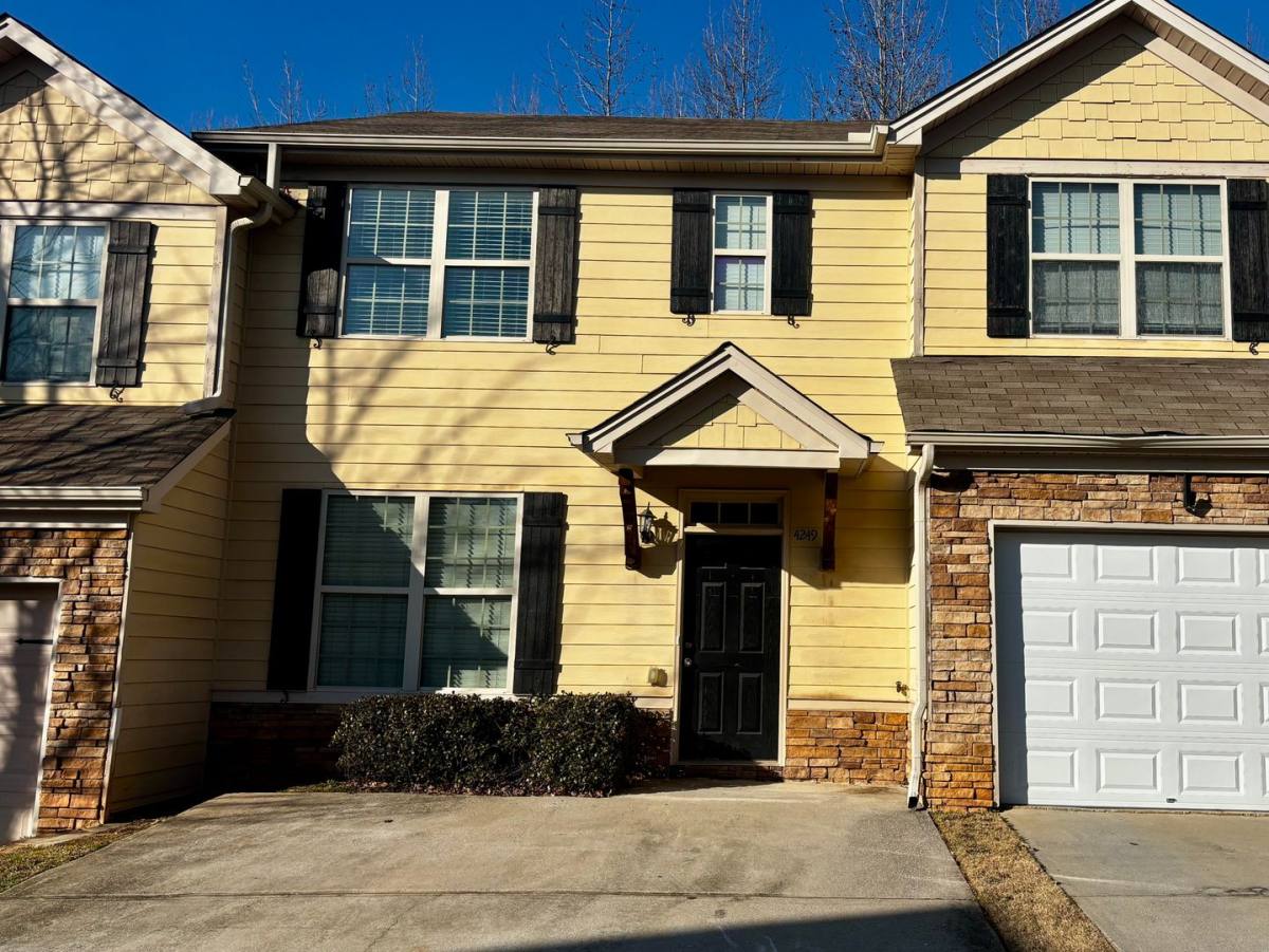 Townhouse for rent at 4249 High Park Lane, Atlanta, GA 30344