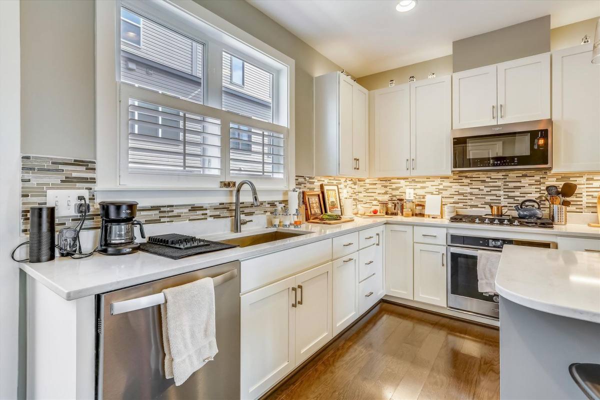 Townhouse for rent at 8052 Red Hook St, Derwood, MD 20855