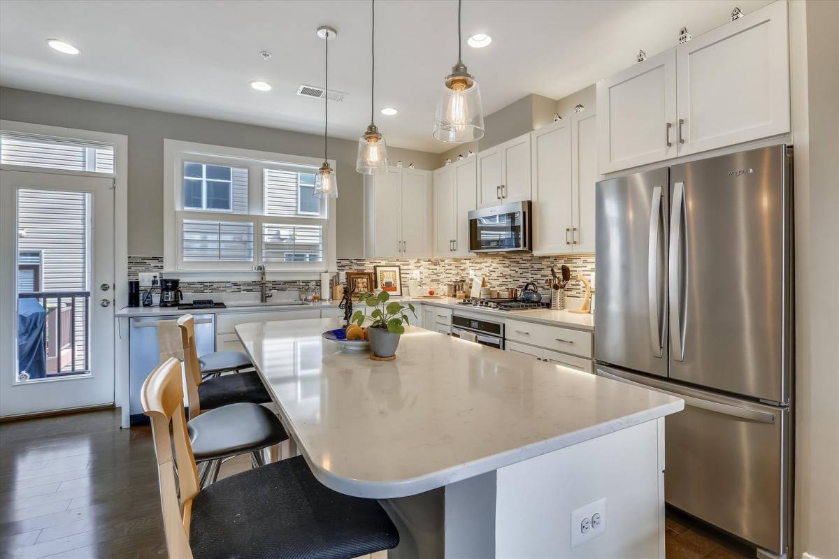 Townhouse for rent at 8052 Red Hook St, Derwood, MD 20855