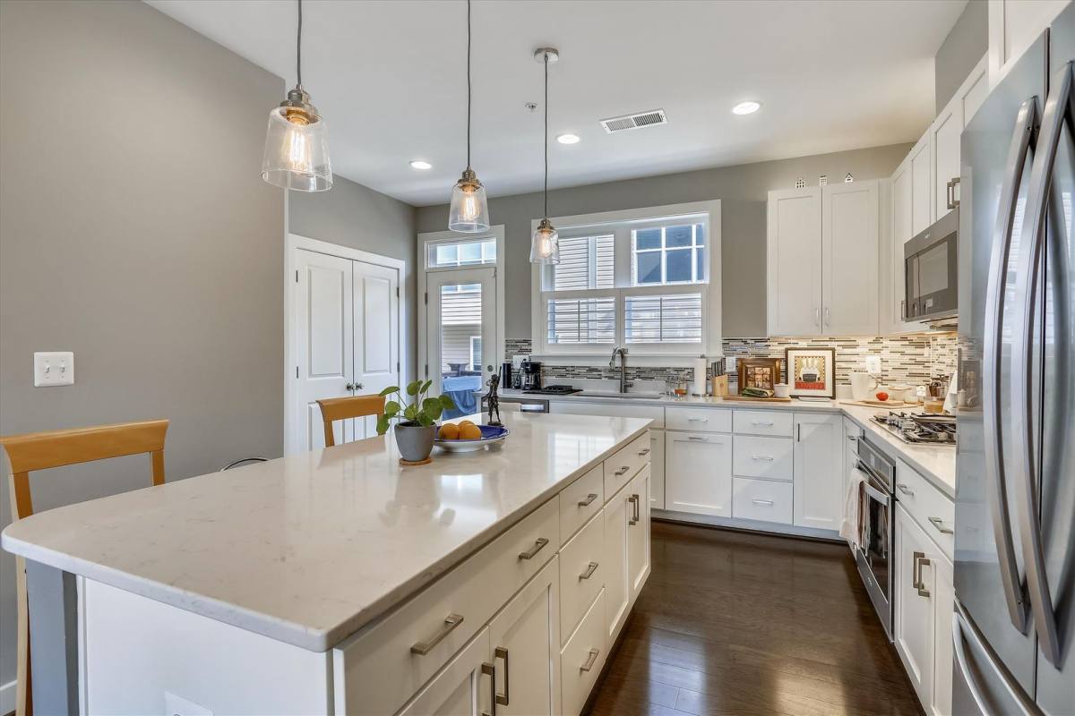 Townhouse for rent at 8052 Red Hook St, Derwood, MD 20855