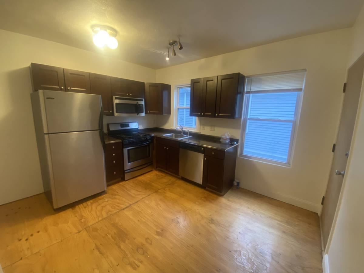 House for rent at 86 Fellsway #3, Somerville, MA 02145