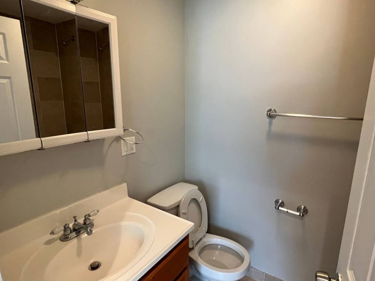 Apartment for rent at 2120 W Arthur, Chicago, IL 60645