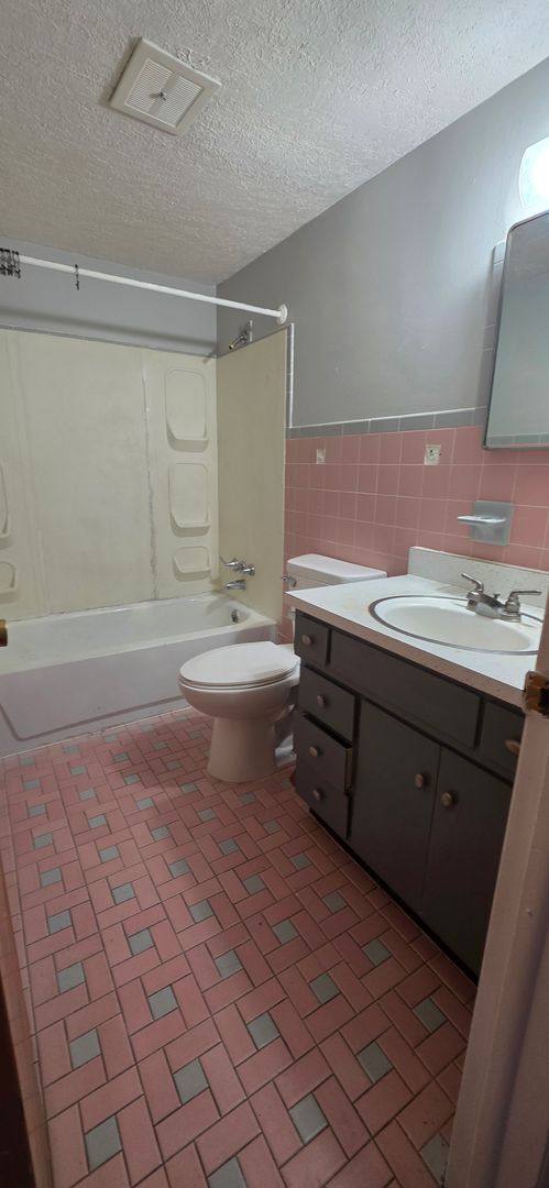 Apartment for rent at 4415 Columbus Ave, Anderson, IN 46013