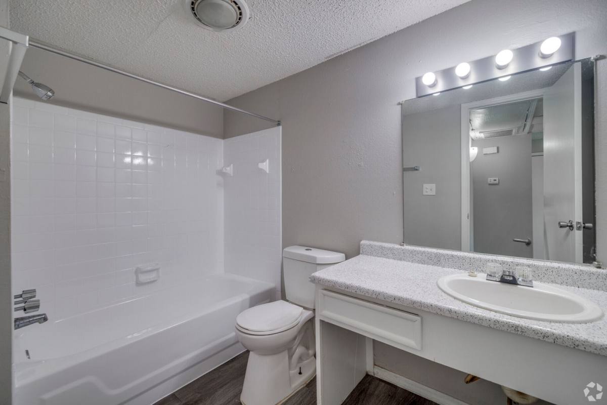 Apartment for rent at 11107 E Brady St, Tulsa, OK 74116