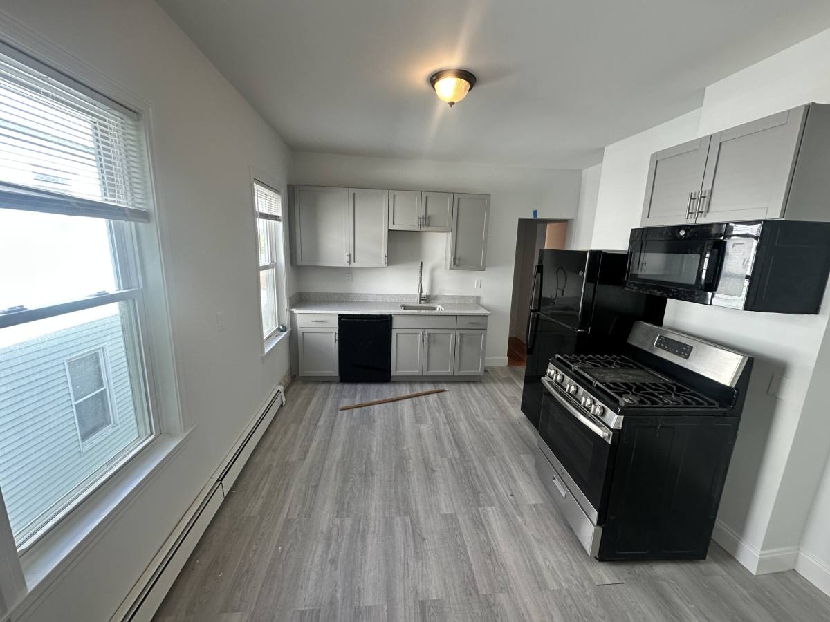 House for rent at 61 Webster Ave #3R, Somerville, MA 02143
