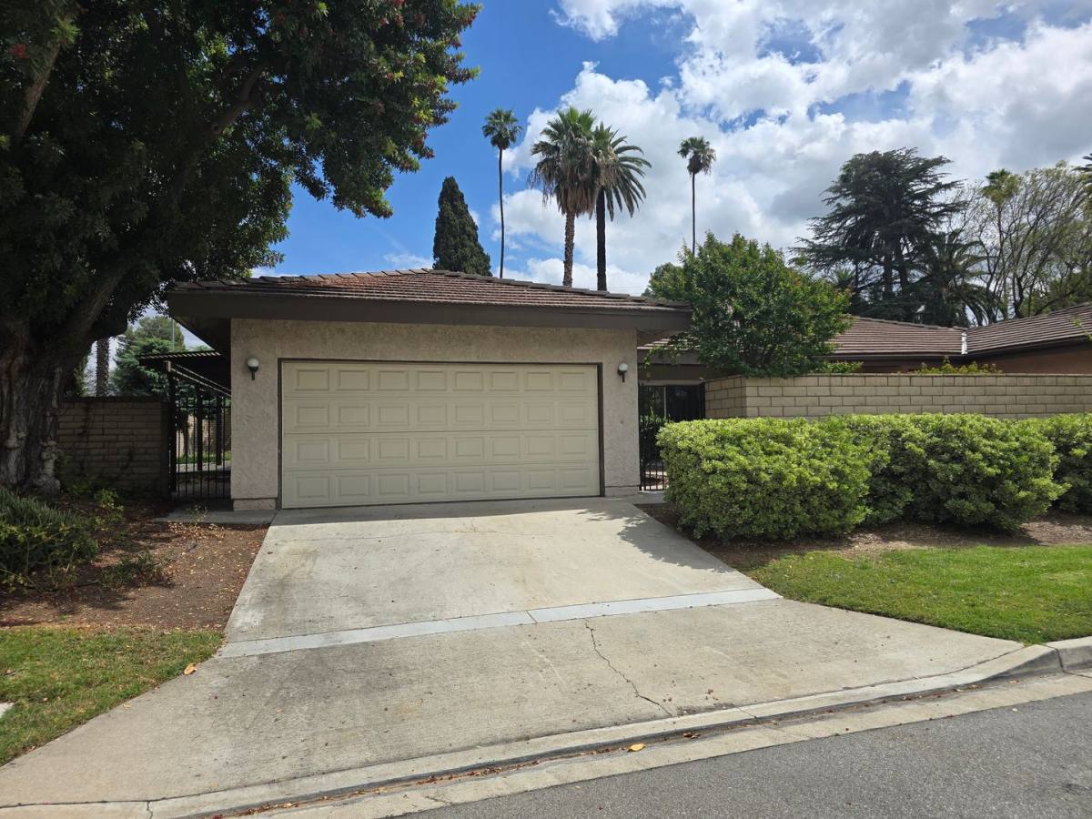 House for rent at 5404 Quince St, Riverside, CA 92506