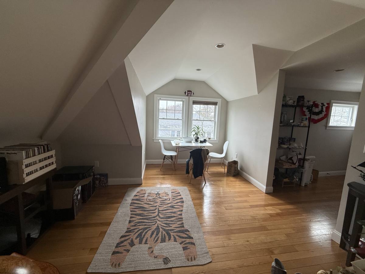House for rent at 25-27 Crosby Rd #2D, Chestnut Hill, MA 02467