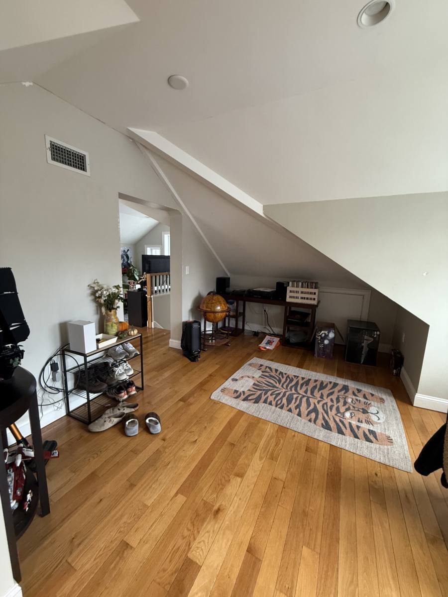 House for rent at 25-27 Crosby Rd #2D, Chestnut Hill, MA 02467
