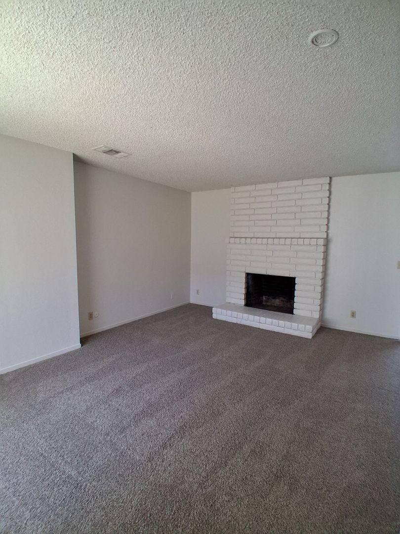 Apartment for rent at 1136 E Fedora Ave, Fresno, CA 93704