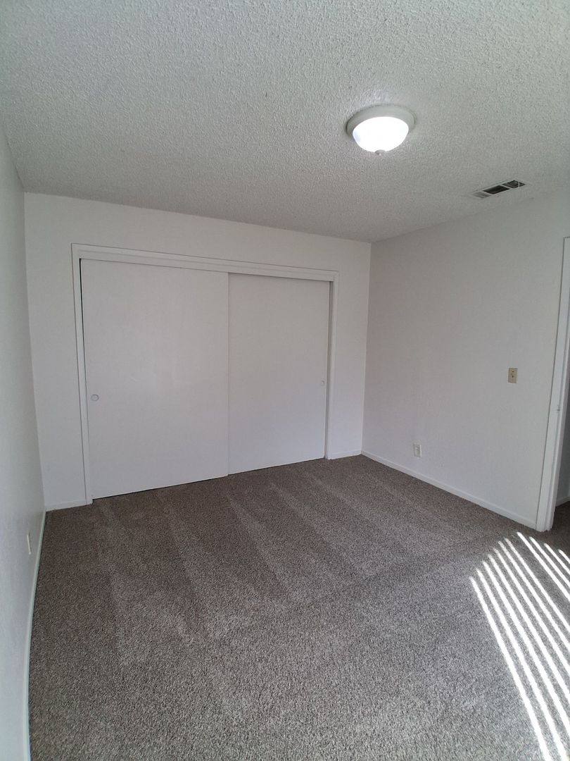 Apartment for rent at 1136 E Fedora Ave, Fresno, CA 93704