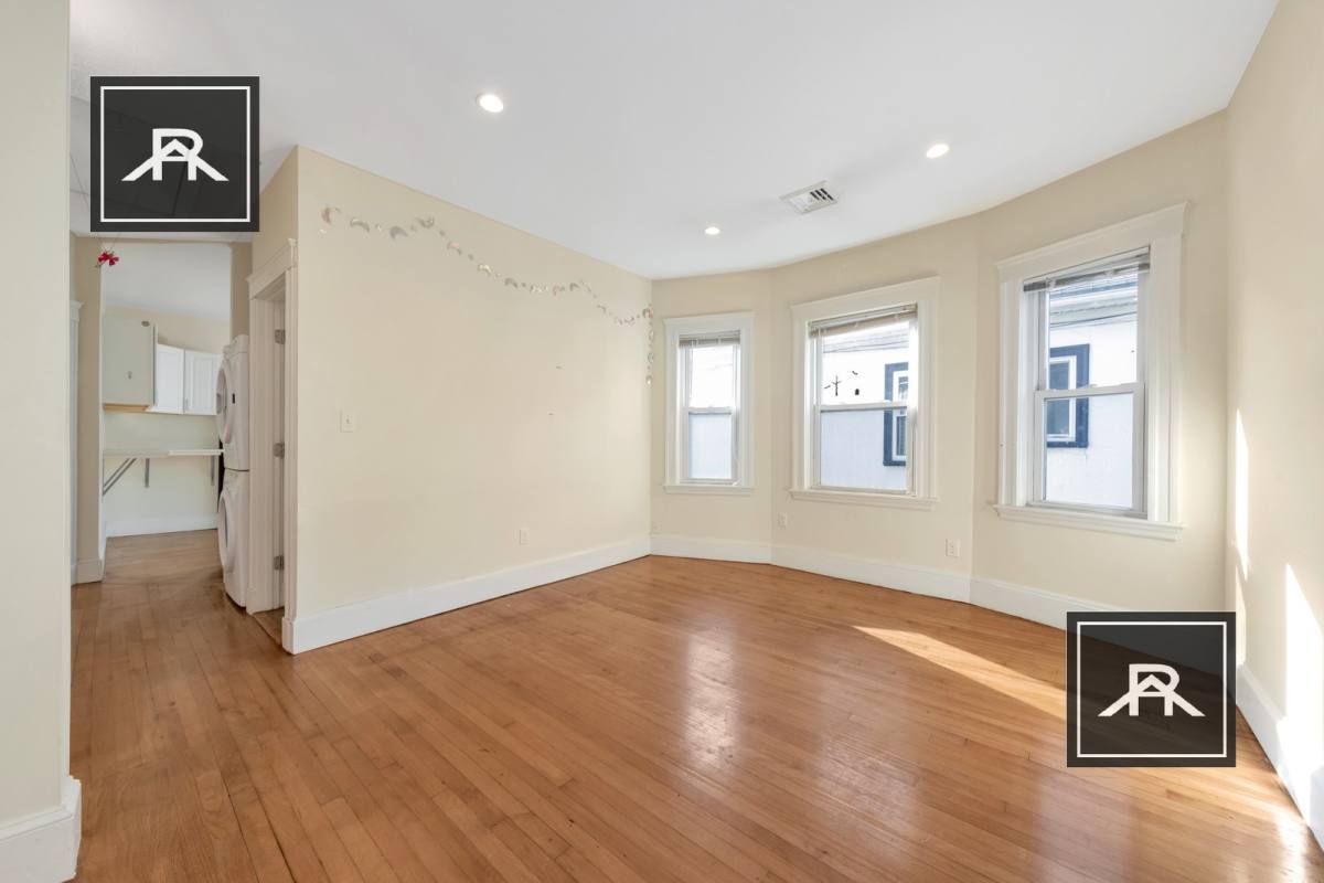 Apartment for rent at 298-300 Alewife Brook Parkway #2, Somerville, MA 02144