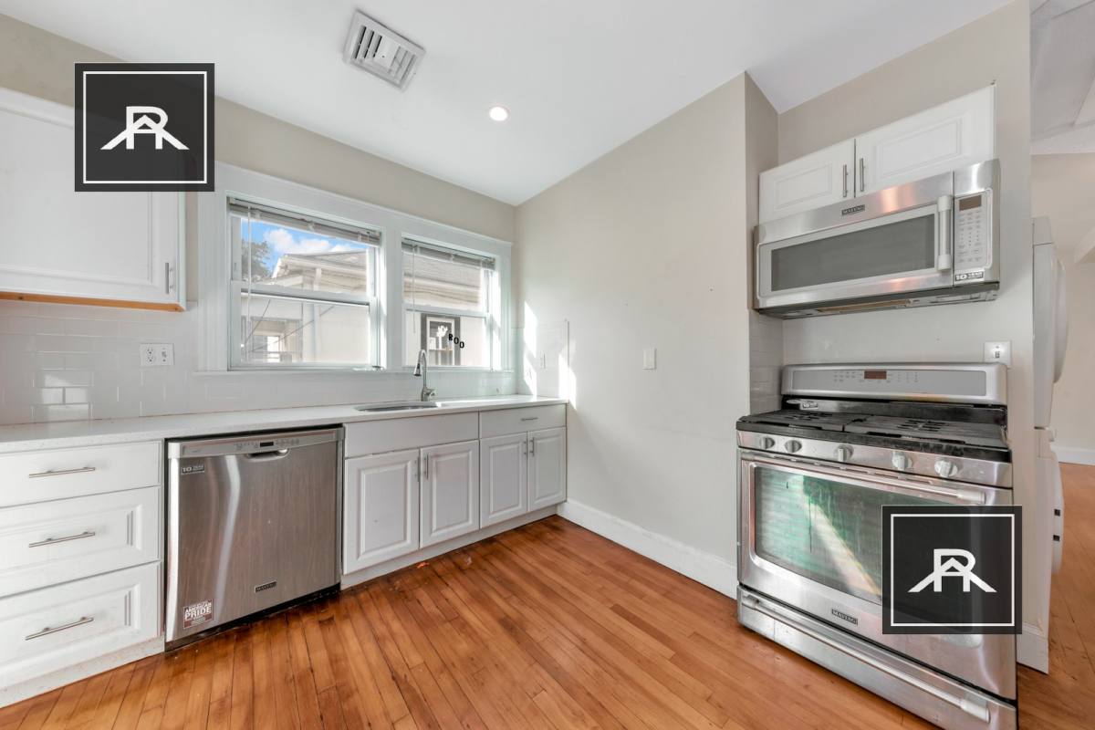 Apartment for rent at 298-300 Alewife Brook Parkway #2, Somerville, MA 02144