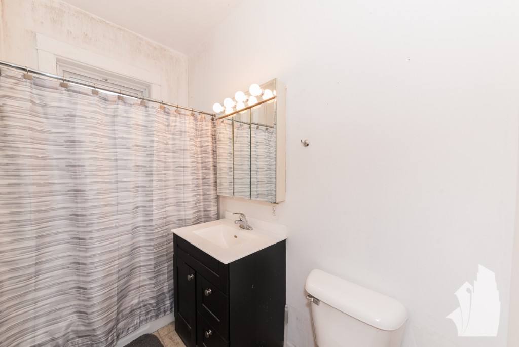 Apartment for rent at 3818 N Sheffield Ave #2, Chicago, IL 60613