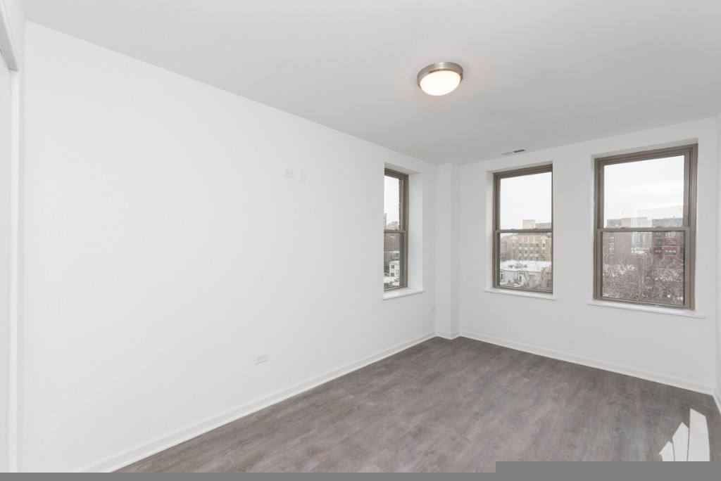 Apartment for rent at 940 W Winona St #211, Chicago, IL 60640